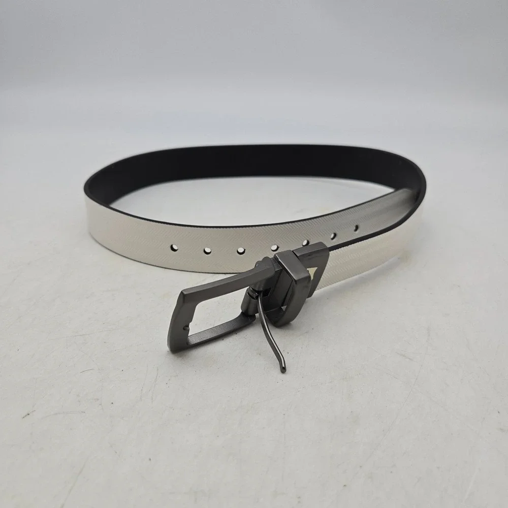 Levi's Belt White Black Reversible Syn Leather Mens 28 Black Buckle NWOT